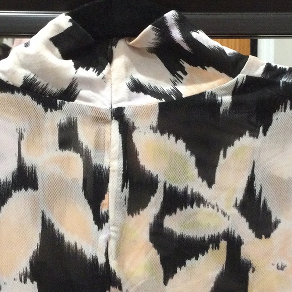 Never worn w/ tags mock neck shirt - Picture 3 of 5